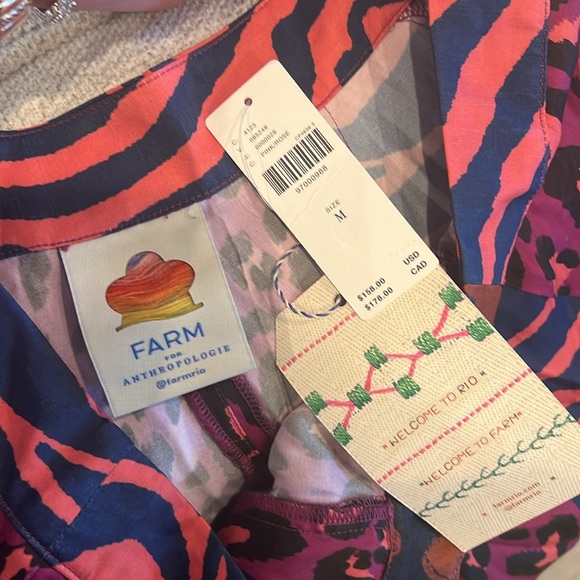 Farm RIO from Anthropologie Vibrant Animal Print Pants…silky material - Picture 3 of 3